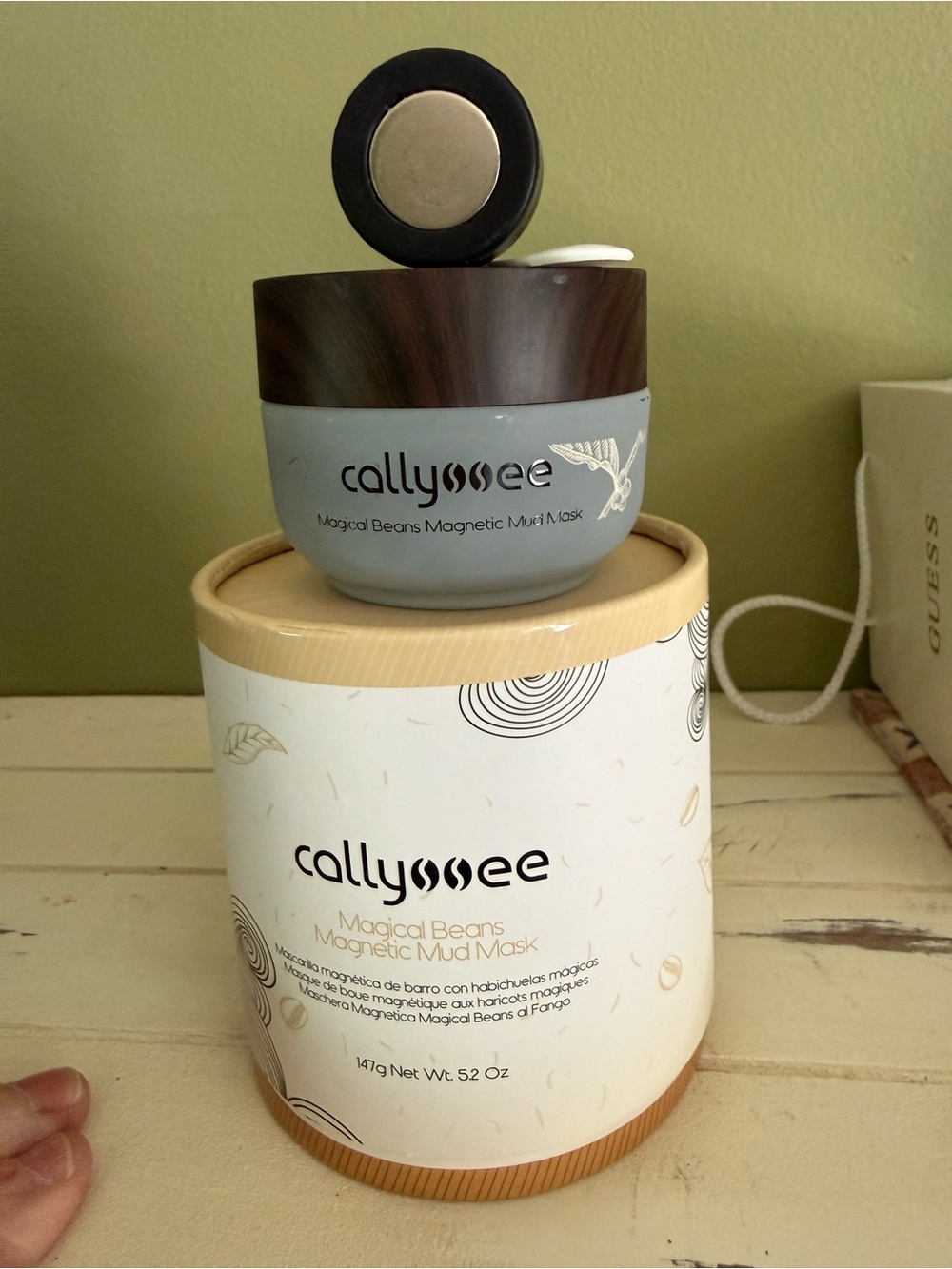 CALLYSSEE Magnetic Mud Mask Jar with Dark Brown Wood-Effect Lid & Light Gray Jar